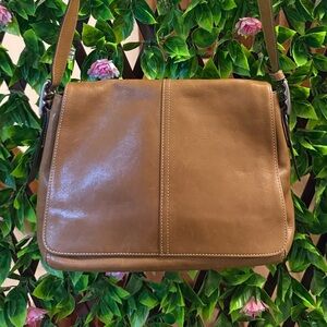Vintage Coach Brown Leather Flap crossbody bag